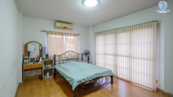 บ้านเดี่ยวมือสอง ม.ศุภาลัยวิลล์ วงแหวน-รัตนาธิเบศร์ เนื้อที่ 57 ตร.ว. มาพร้อมฟังก์ชัน 3 ห้องนอน 3 ห้องน้ำ บ้านพร้อมเข้าอยู่ บนทำเลที่ดี เชื่อมต่อถนนหลายเส้นทาง เดินทางสะดวก ใกล้รถไฟฟ้า "สถานีคลองบางไผ่" และทางด่วน "กาญจนาภิเษก"